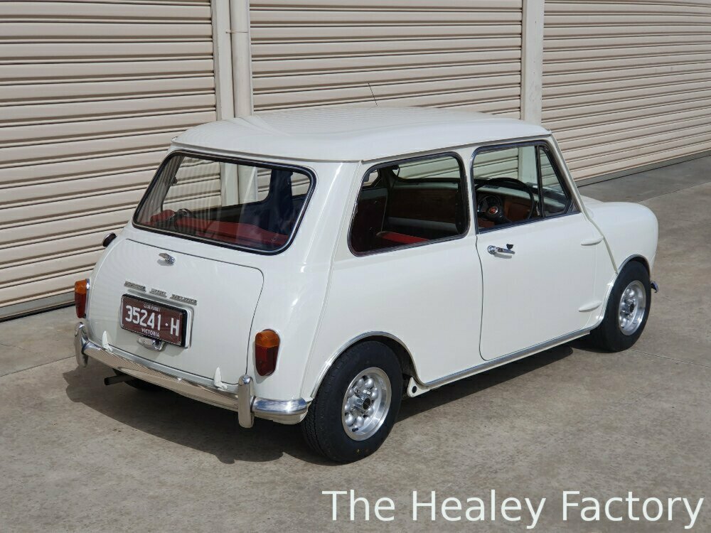 1968 MORRIS MINI DELUXE 4 SP MANUAL 2D SEDAN