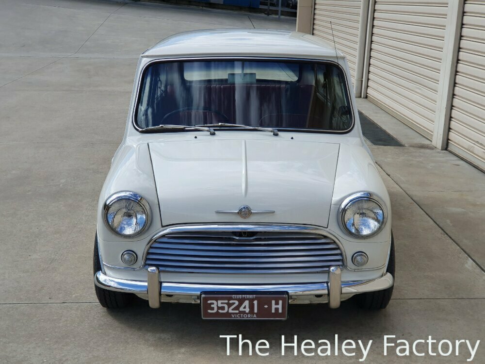 1968 MORRIS MINI DELUXE 4 SP MANUAL 2D SEDAN