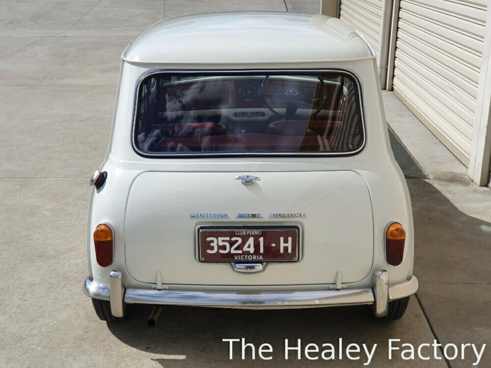 1968 MORRIS MINI DELUXE 4 SP MANUAL 2D SEDAN
