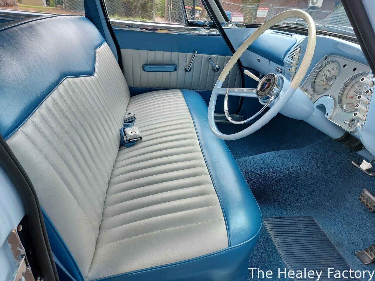 1962 CHRYSLER VALIANT S 3 SP AUTOMATIC 4D SEDAN