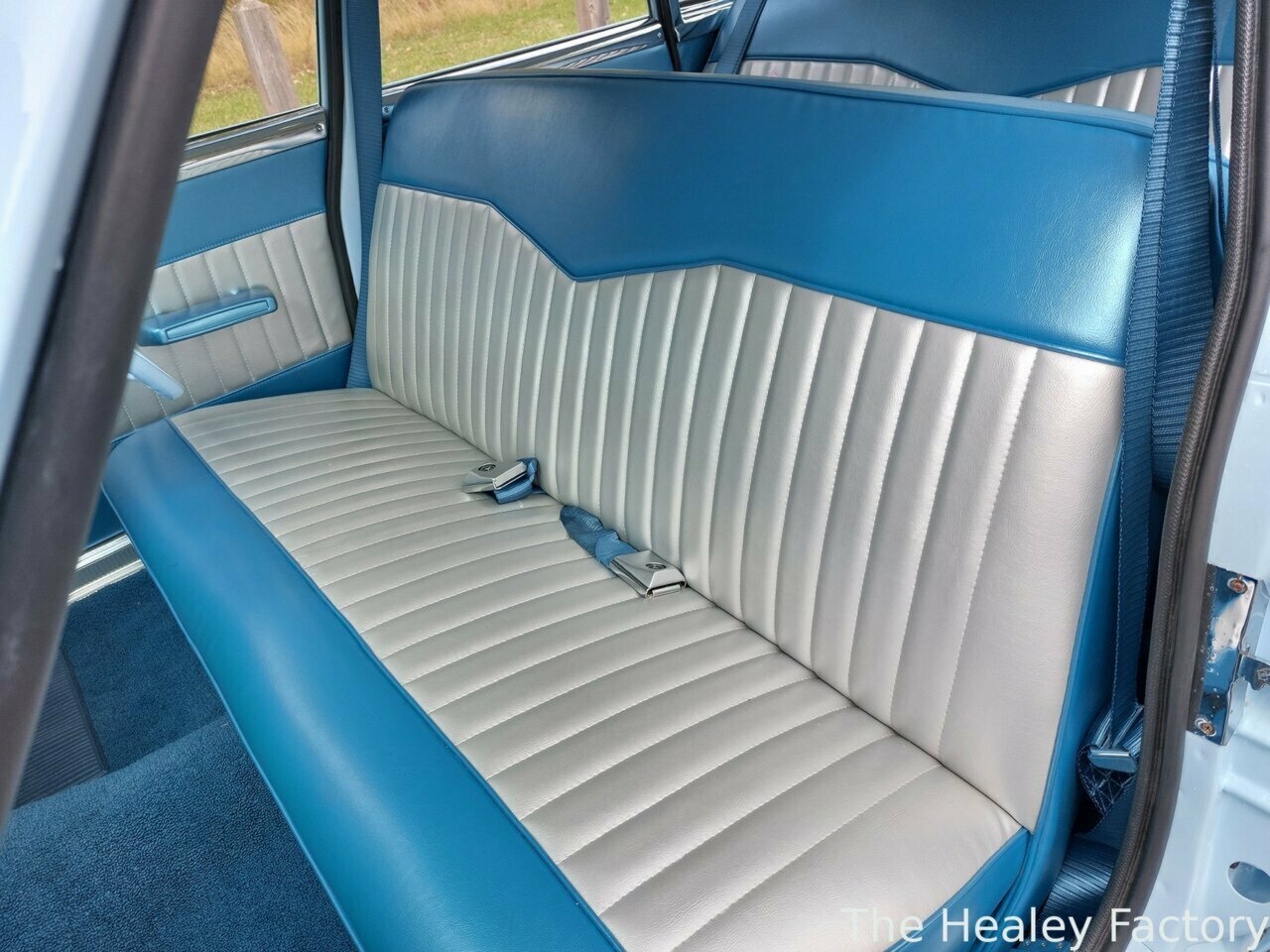 1962 CHRYSLER VALIANT S 3 SP AUTOMATIC 4D SEDAN