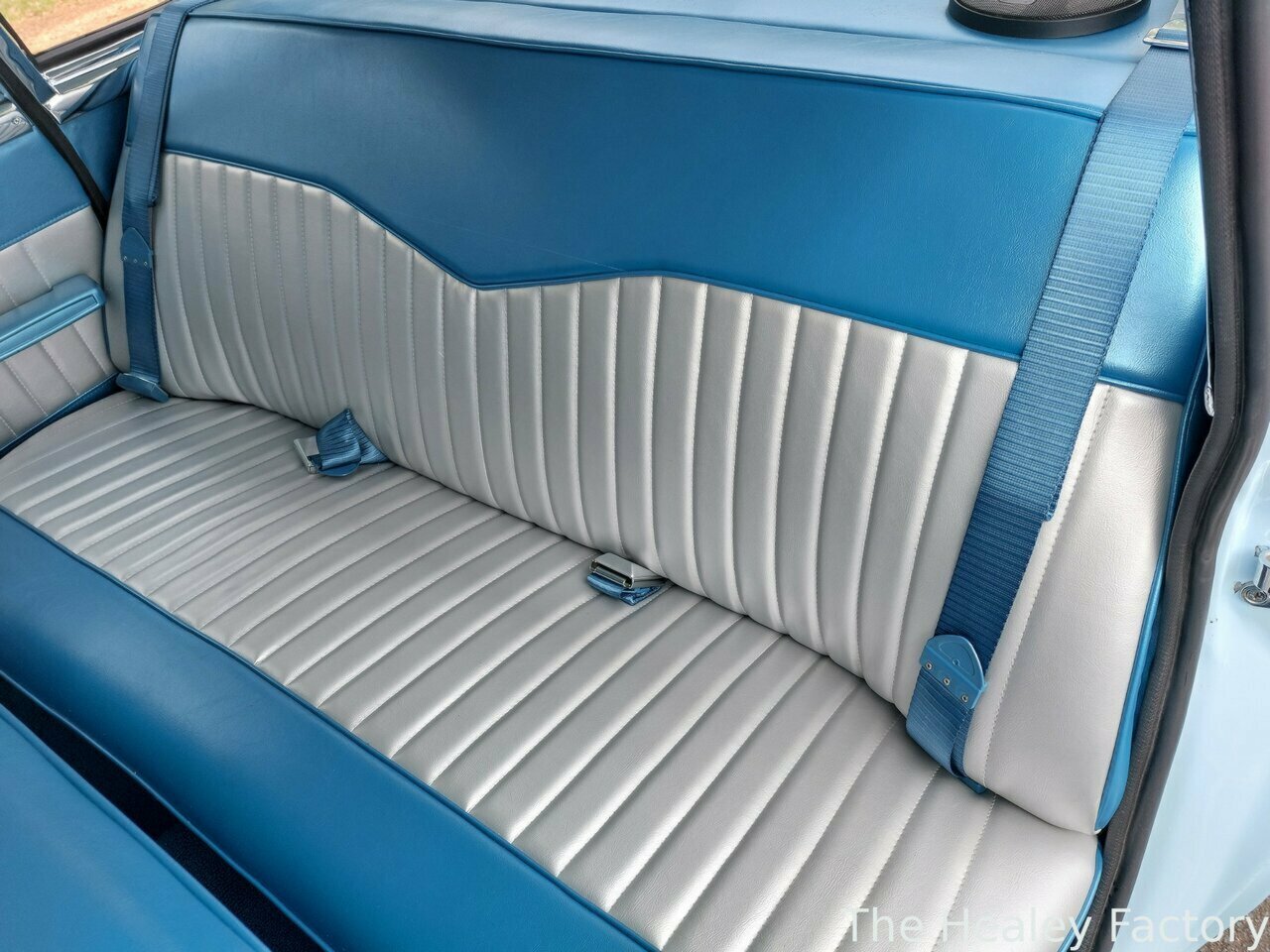 1962 CHRYSLER VALIANT S 3 SP AUTOMATIC 4D SEDAN