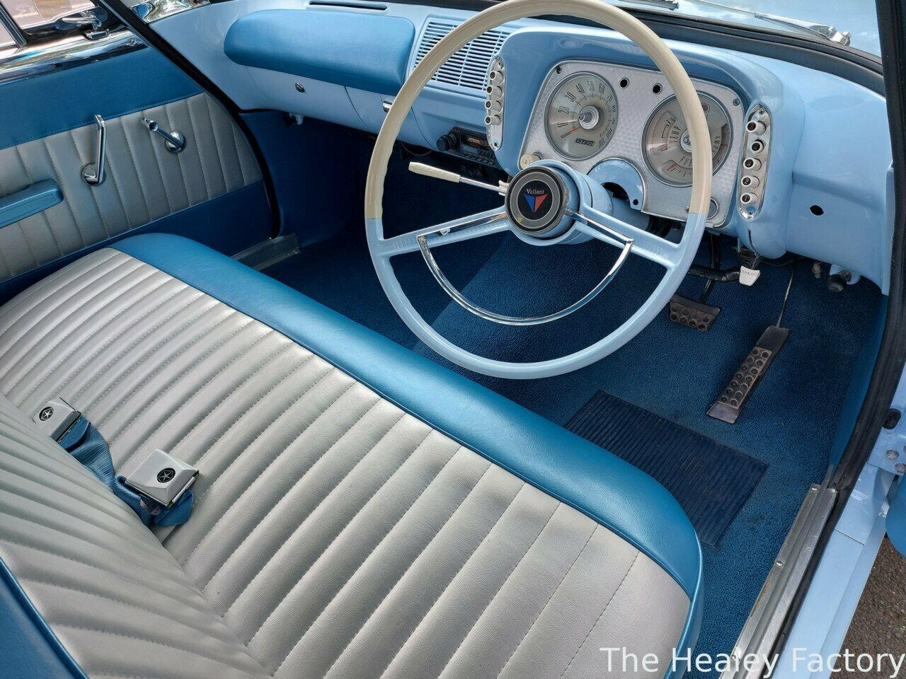 1962 CHRYSLER VALIANT S 3 SP AUTOMATIC 4D SEDAN