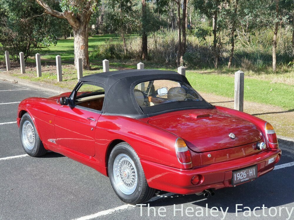 1994 M.G. RV8 5 SP MANUAL 2D ROADSTER