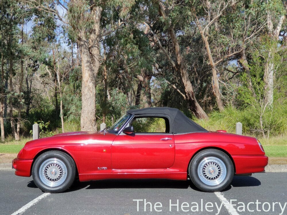 1994 M.G. RV8 5 SP MANUAL 2D ROADSTER