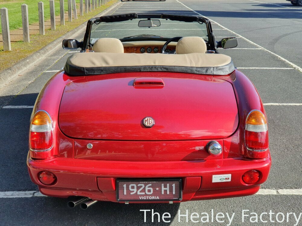 1994 M.G. RV8 5 SP MANUAL 2D ROADSTER