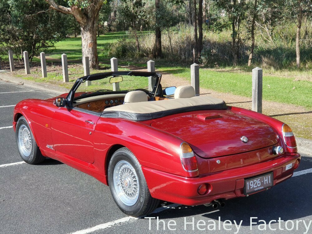 1994 M.G. RV8 5 SP MANUAL 2D ROADSTER