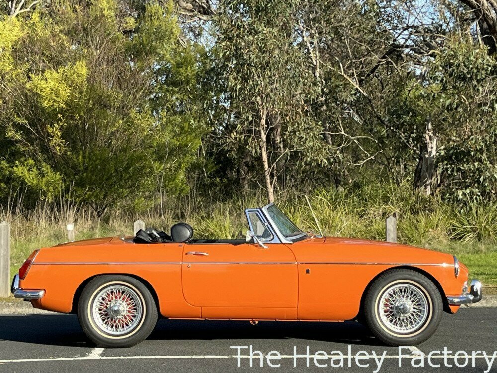 1972 M.G. B MK 2 4 SP MANUAL + O/DRIVE 2D ROADSTER