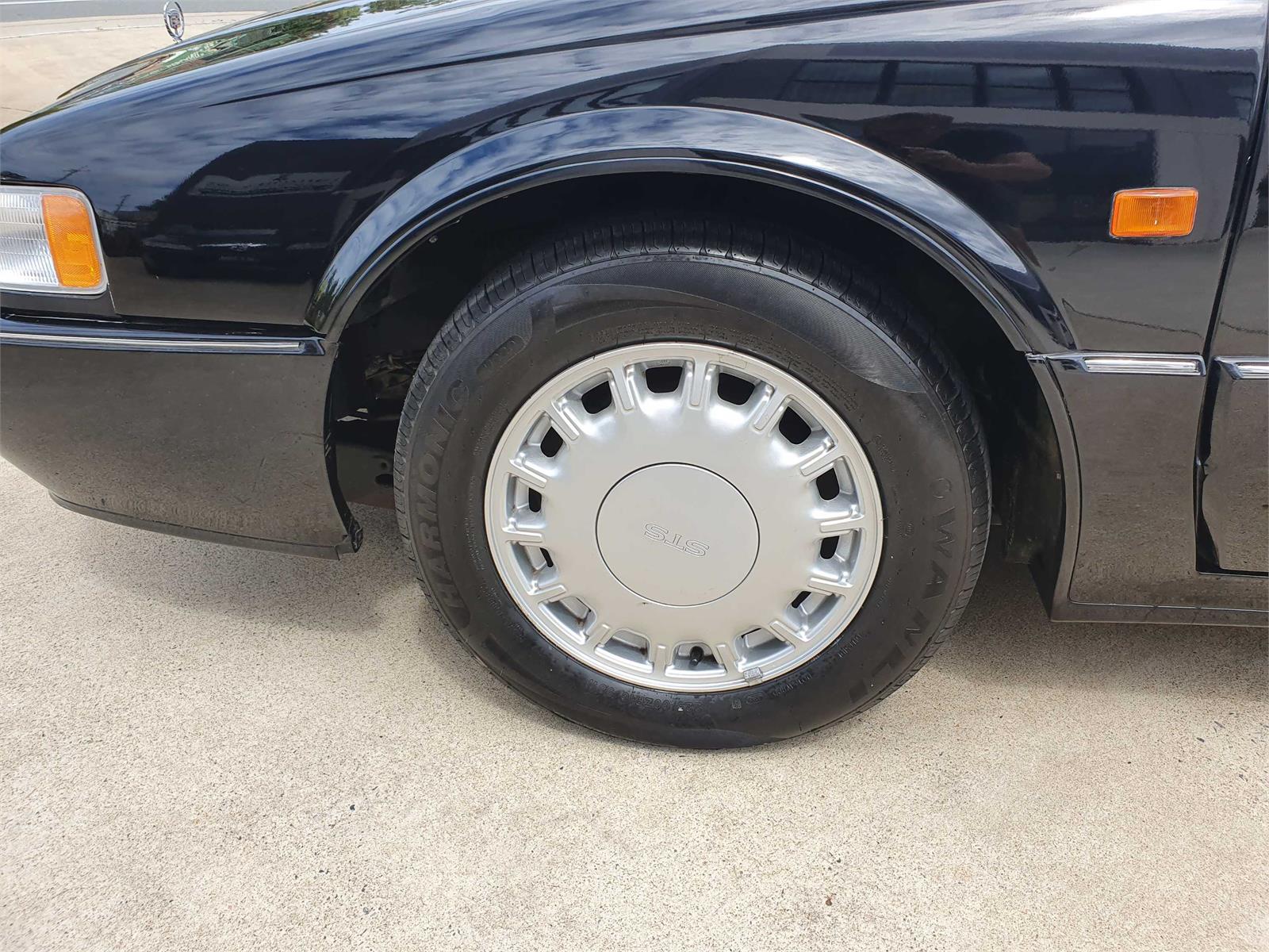 1993 CADILLAC STS 32V8 NORTHSTAR AUTOMATIC SEDAN