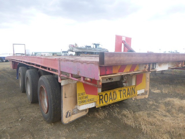 1983 FRUEHAUF FLAT TOP TRAILER