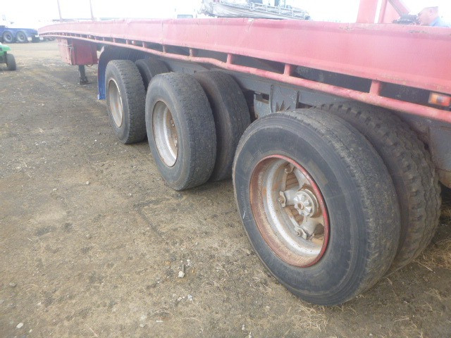 1983 FRUEHAUF FLAT TOP TRAILER