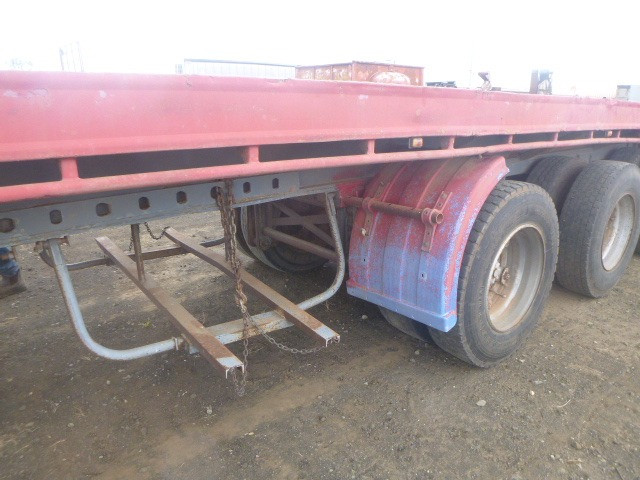 1983 FRUEHAUF FLAT TOP TRAILER