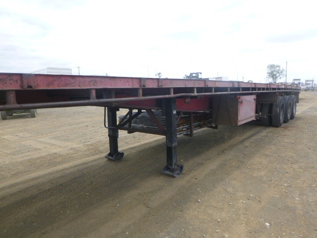 1995 FREIGHTER SEMI FLAT TOP TRAILER