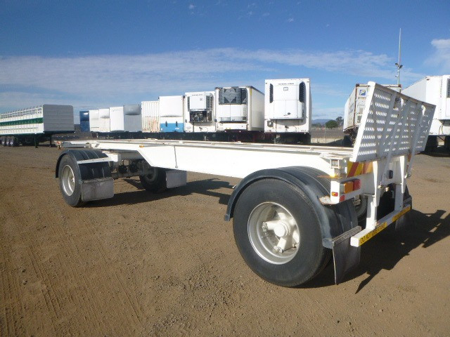 UNKNOWN SKEL DOG TRAILER