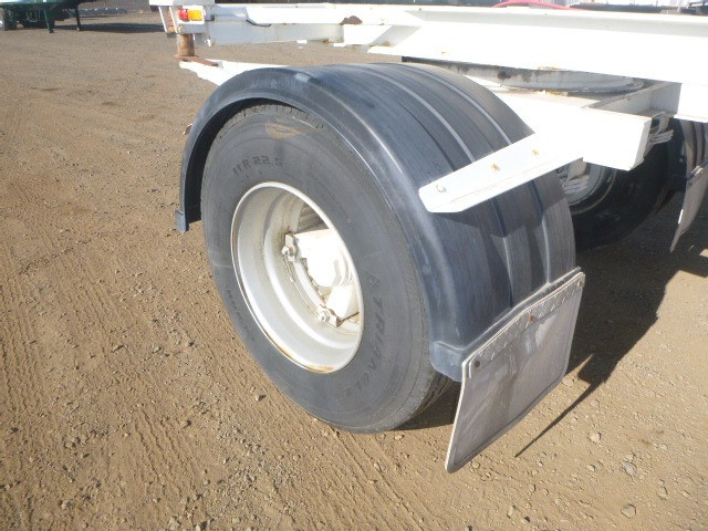 UNKNOWN SKEL DOG TRAILER