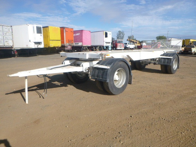 UNKNOWN SKEL DOG TRAILER
