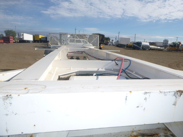 UNKNOWN SKEL DOG TRAILER