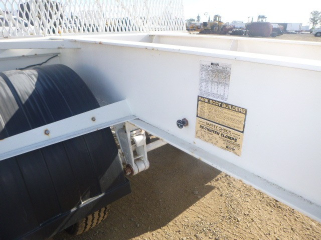 UNKNOWN SKEL DOG TRAILER