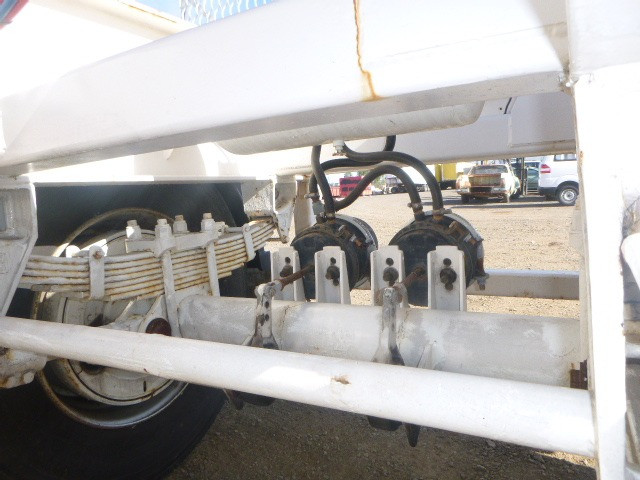 UNKNOWN SKEL DOG TRAILER