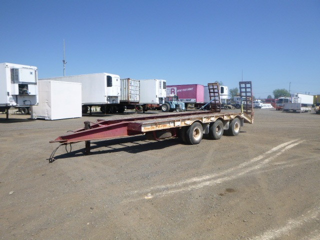 1983 CRH TAG/PLANT (WITH RAMPS) TRAILER
