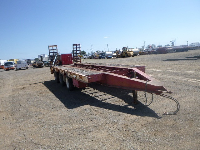 1983 CRH TAG/PLANT (WITH RAMPS) TRAILER