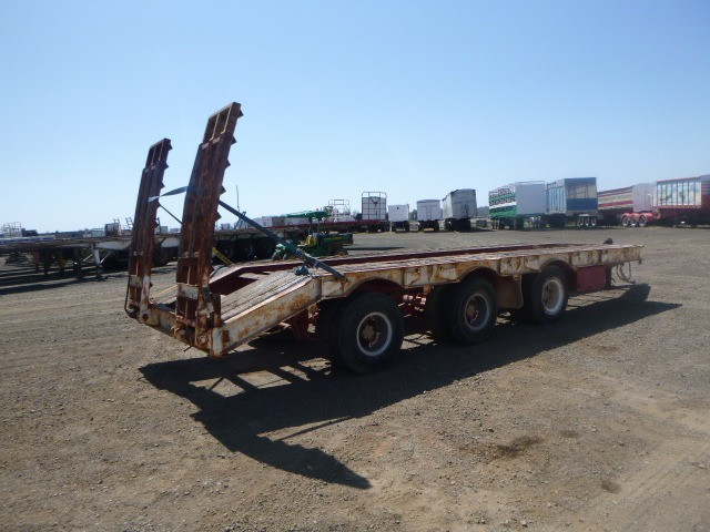 1983 CRH TAG/PLANT (WITH RAMPS) TRAILER