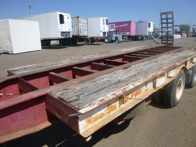 1983 CRH TAG/PLANT (WITH RAMPS) TRAILER