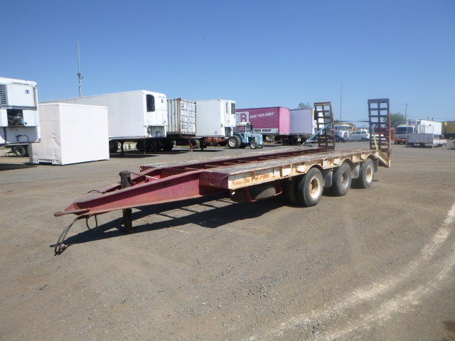 1983 CRH TAG/PLANT (WITH RAMPS) TRAILER