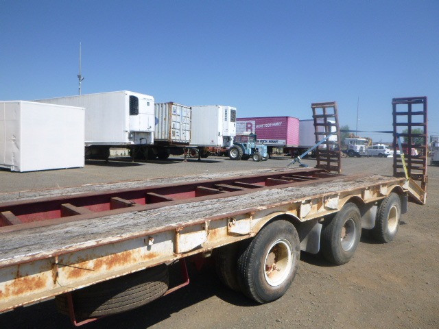 1983 CRH TAG/PLANT (WITH RAMPS) TRAILER