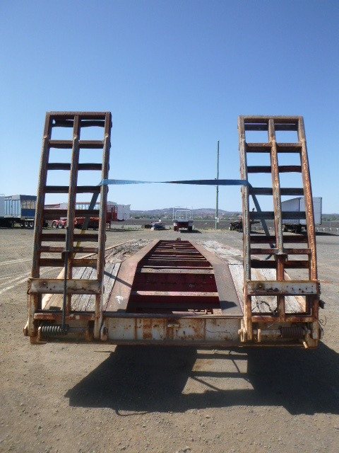 1983 CRH TAG/PLANT (WITH RAMPS) TRAILER