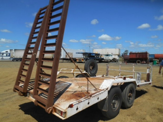 1983 CUSTOM TAG/PLANT (WITH RAMPS) TRAILER