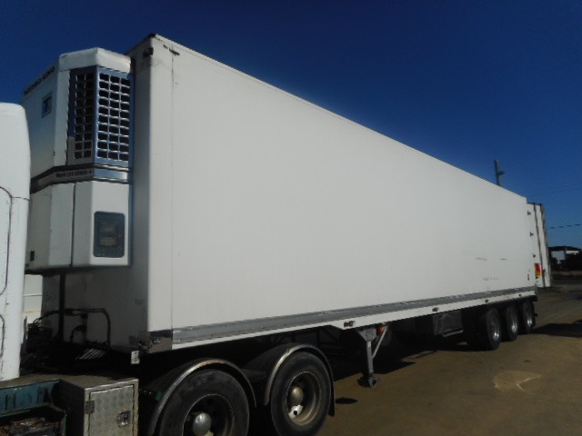 2000 FTE REFRIGERATED VAN TRAILER SEMI