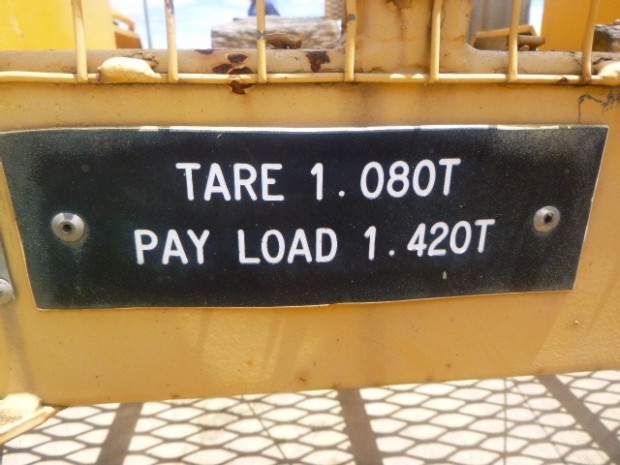 1993 CUSTOM TAG/PLANT (WITH RAMPS) BCC MACHINERY PIG TRAILER