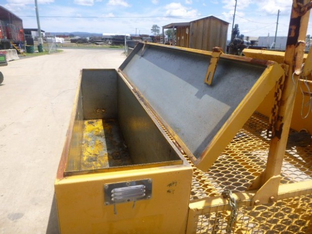 1993 CUSTOM TAG/PLANT (WITH RAMPS) BCC MACHINERY PIG TRAILER