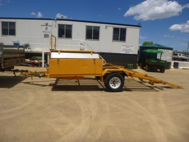 1993 CUSTOM TAG/PLANT (WITH RAMPS) BCC MACHINERY PIG TRAILER
