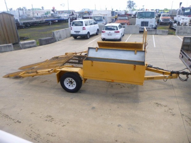 1993 CUSTOM TAG/PLANT (WITH RAMPS) BCC MACHINERY PIG TRAILER