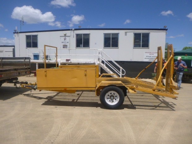 1993 CUSTOM TAG/PLANT (WITH RAMPS) BCC MACHINERY PIG TRAILER
