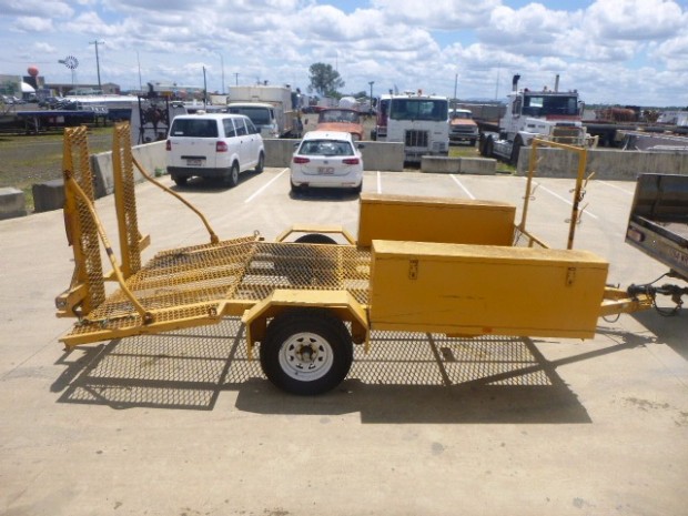 1993 CUSTOM TAG/PLANT (WITH RAMPS) BCC MACHINERY PIG TRAILER