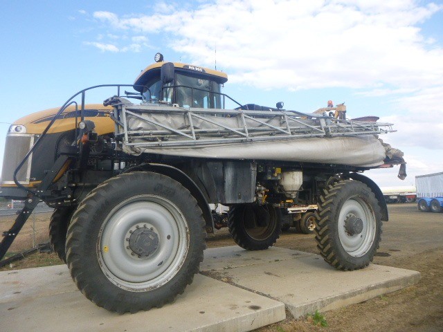 2014 ROGATOR RG900 SPRAYER BOOM SPRAY