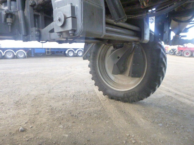 2014 ROGATOR RG900 SPRAYER BOOM SPRAY