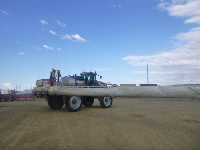 2014 ROGATOR RG900 SPRAYER BOOM SPRAY