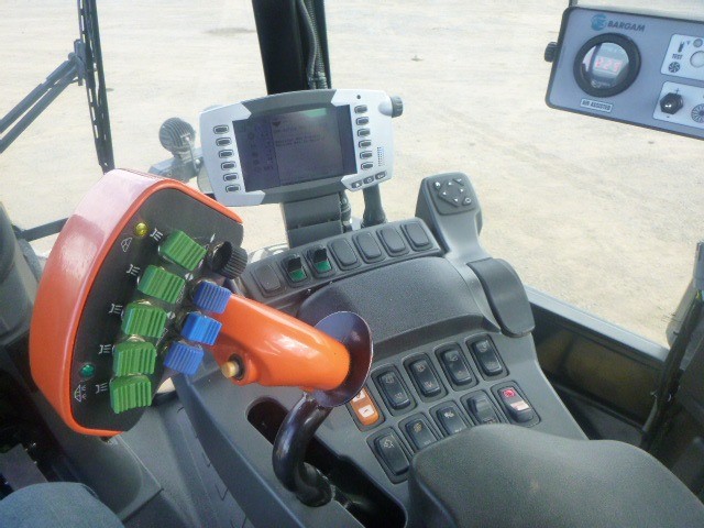 2014 ROGATOR RG900 SPRAYER BOOM SPRAY