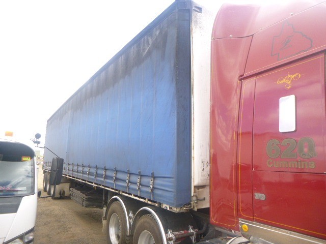1998 FREIGHTER CURTAINSIDER SEMI TRAILER