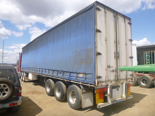 1998 FREIGHTER CURTAINSIDER SEMI TRAILER