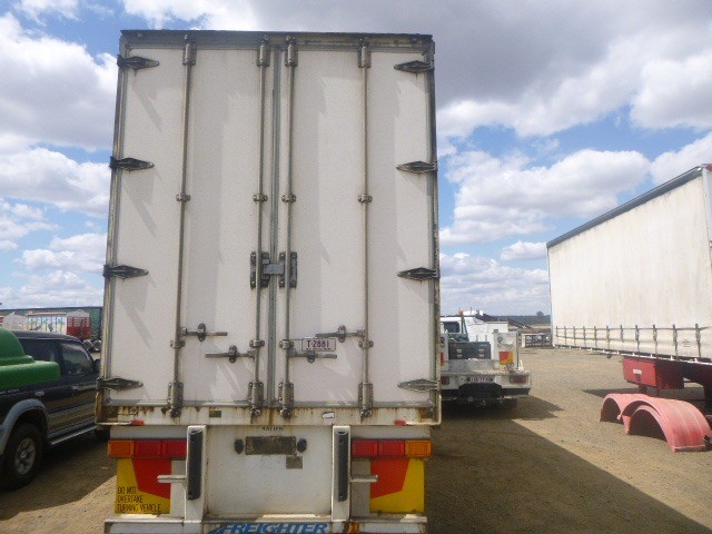 1998 FREIGHTER CURTAINSIDER SEMI TRAILER