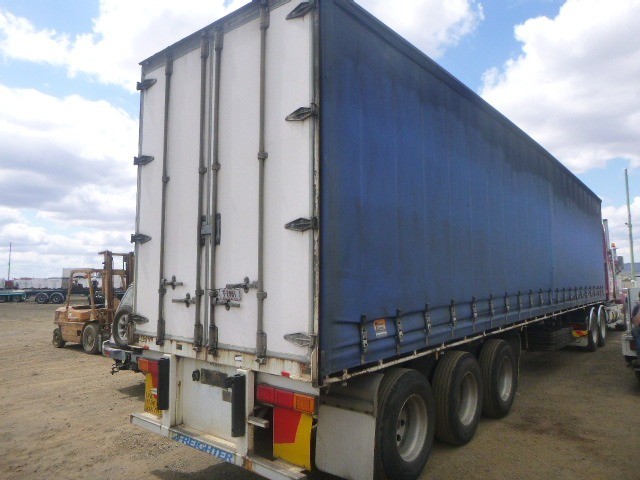 1998 FREIGHTER CURTAINSIDER SEMI TRAILER