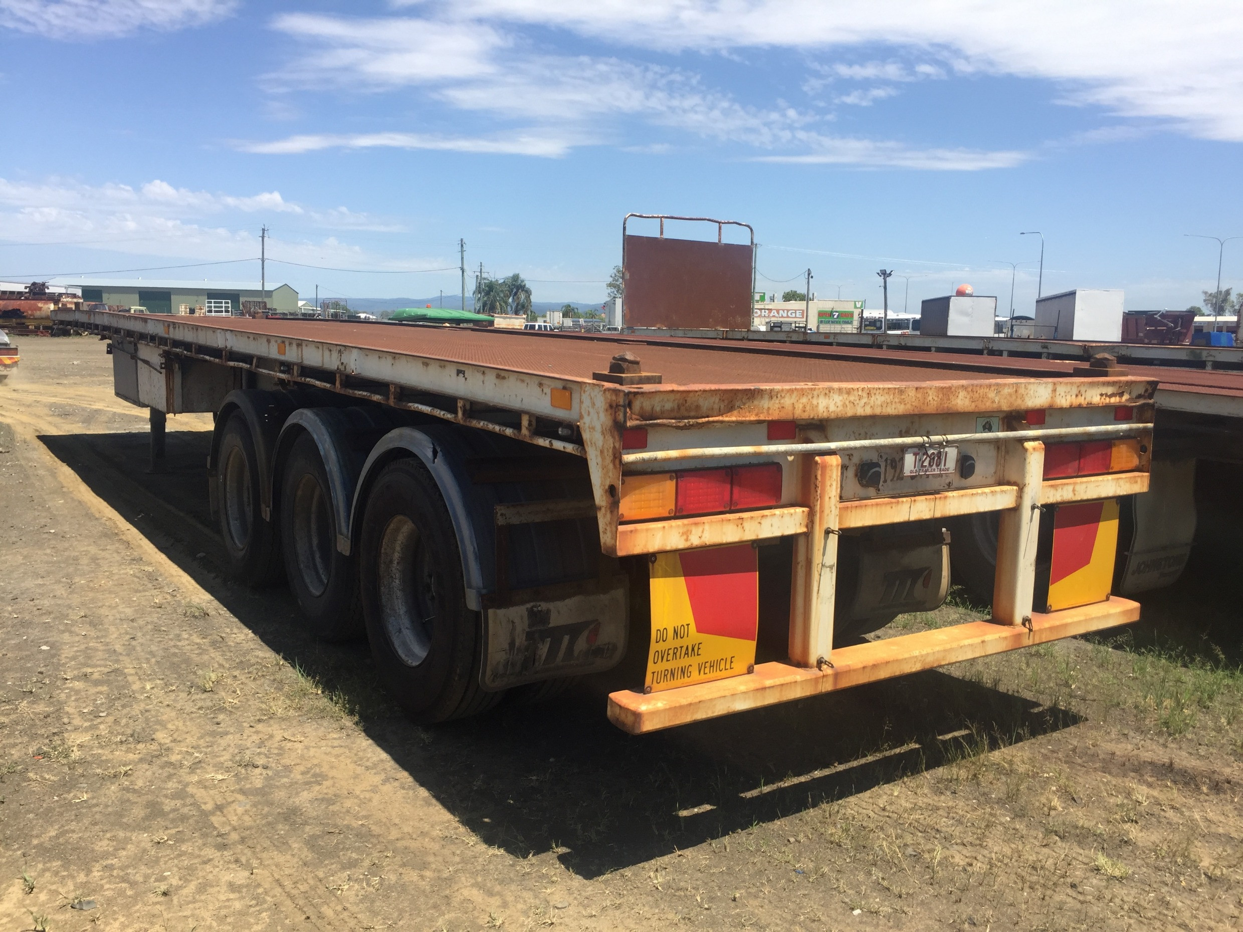 1986 KRUEGER SEMI FLAT TOP TRAILER