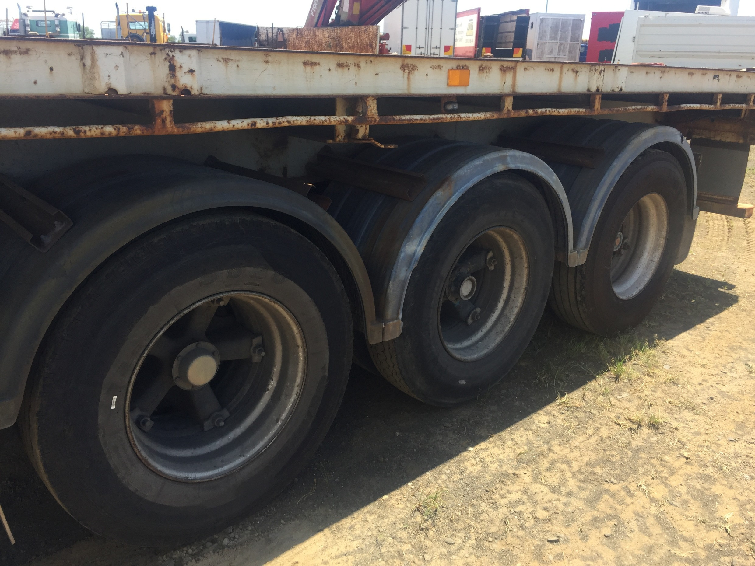 1986 KRUEGER SEMI FLAT TOP TRAILER