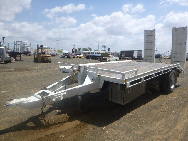 1984 CUSTOM TAG/PLANT (WITH RAMPS) TRAILER
