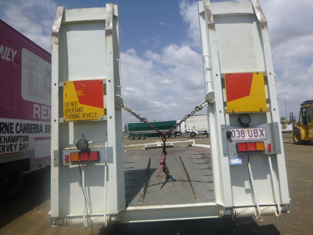 1984 CUSTOM TAG/PLANT (WITH RAMPS) TRAILER